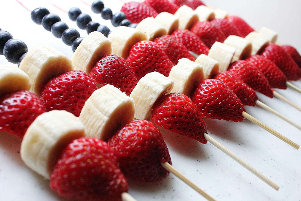 July 4th Patriotic Fruit Kabobs from Iriemade